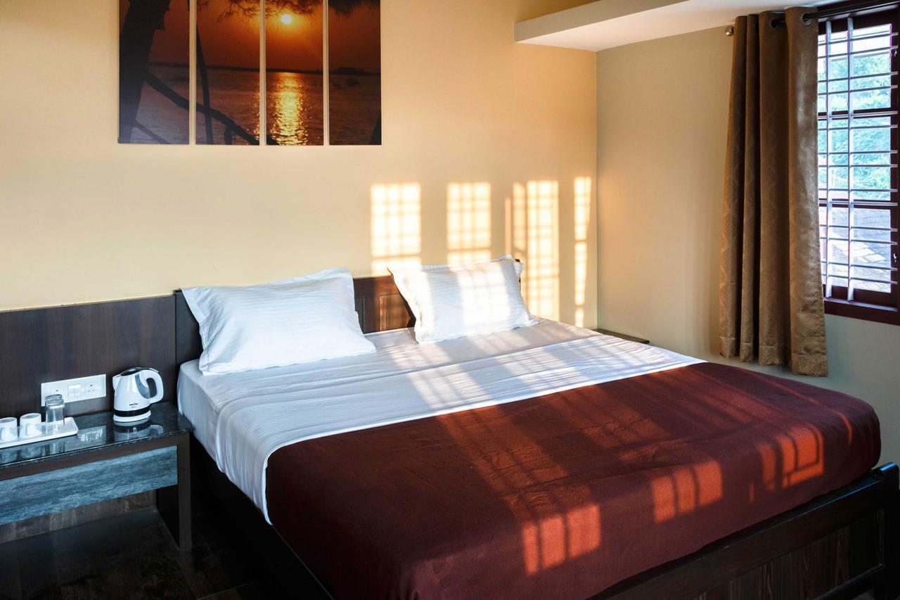 Karkera Comforts Hotel Madikeri Eksteriør billede