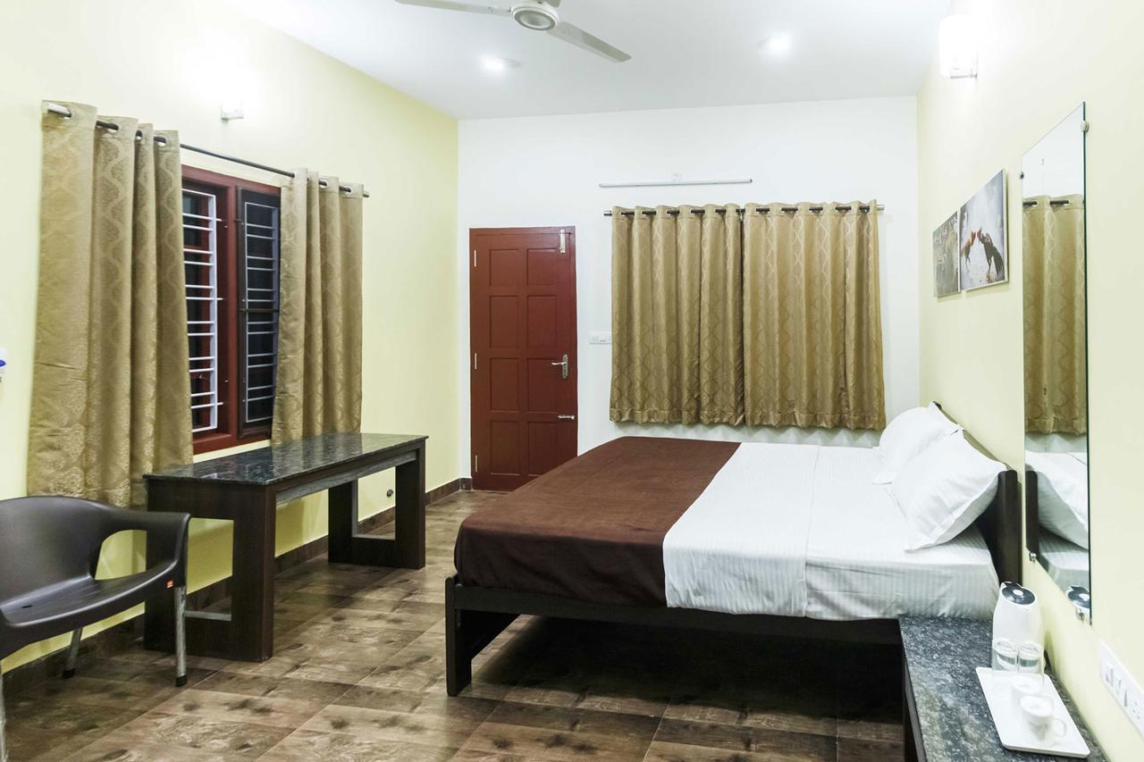 Karkera Comforts Hotel Madikeri Eksteriør billede